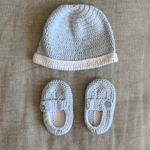 Elegant Baby newborn boy hat and booties set